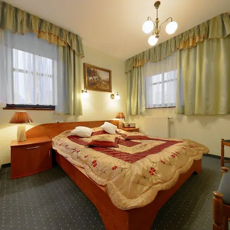 Hotel Restauracja Podzamcze 2*