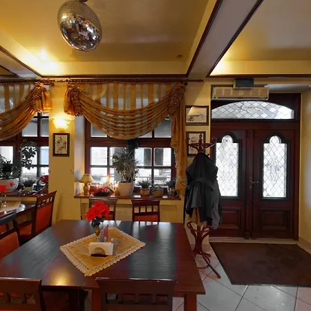 Restauracja Podzamcze فندق 2*