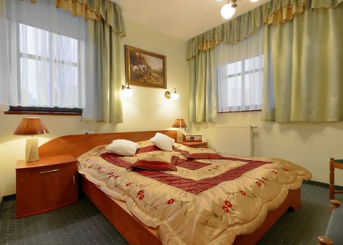 Hotel Restauracja Podzamcze 2*